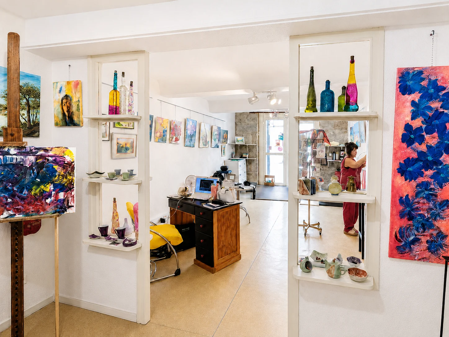 Interieur de la galerie CaVal'Art